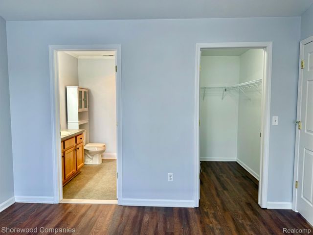 46116 Rhodes Drive, Macomb Township, MI 48044