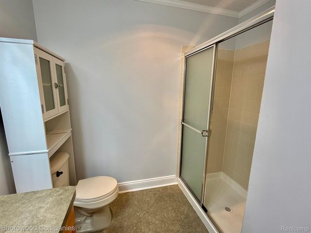 46116 Rhodes Drive, Macomb Township, MI 48044