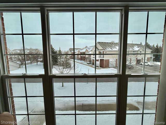 46116 Rhodes Drive, Macomb Township, MI 48044