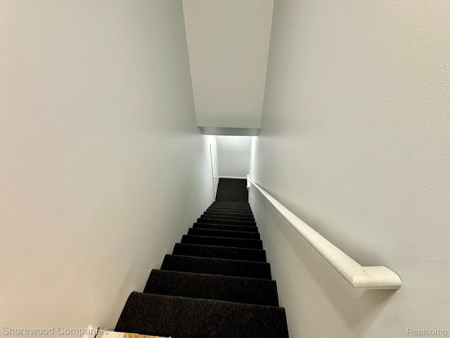 46116 Rhodes Drive, Macomb Township, MI 48044