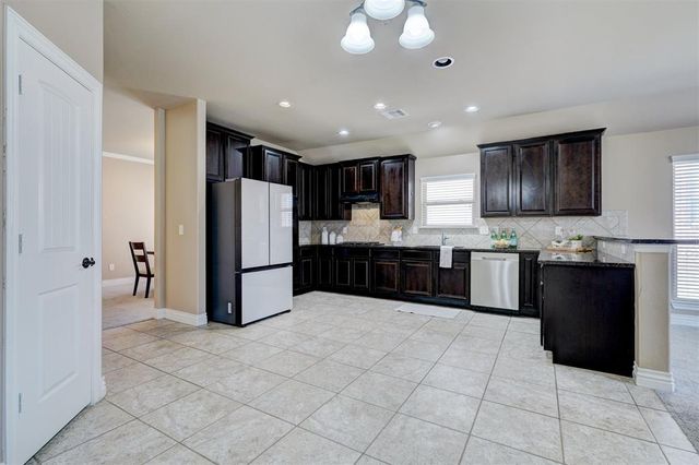 1805 Hobo Street, Yukon, OK 73099