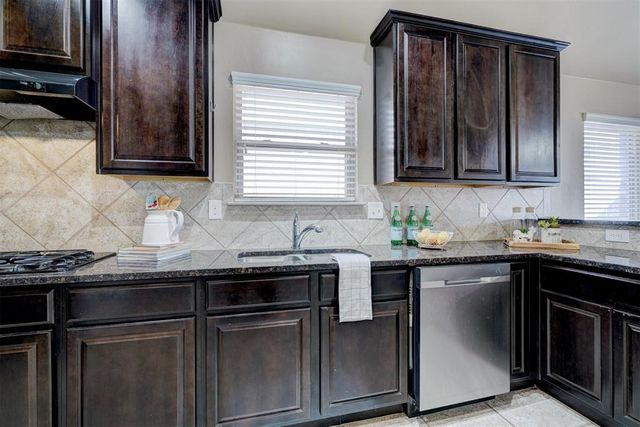 1805 Hobo Street, Yukon, OK 73099