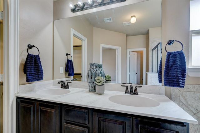 1805 Hobo Street, Yukon, OK 73099