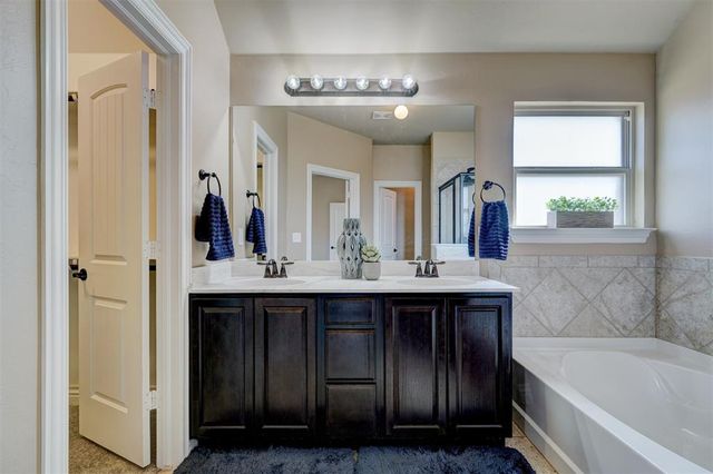 1805 Hobo Street, Yukon, OK 73099