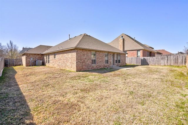 1805 Hobo Street, Yukon, OK 73099