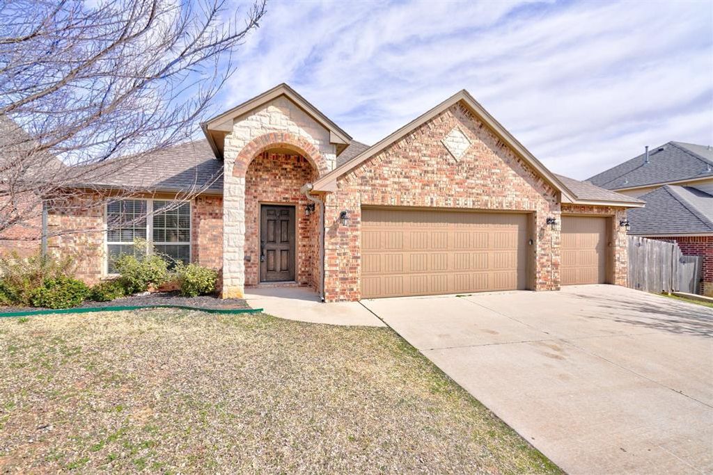 1805 Hobo Street, Yukon, OK 73099