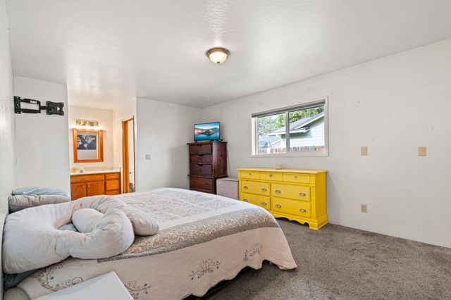 640 Malabar Street, Central Point, OR 97502