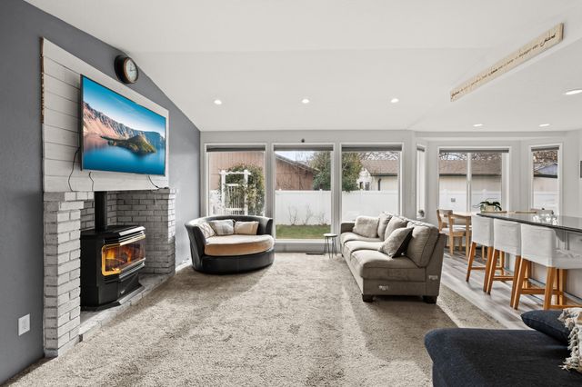 640 Malabar Street, Central Point, OR 97502