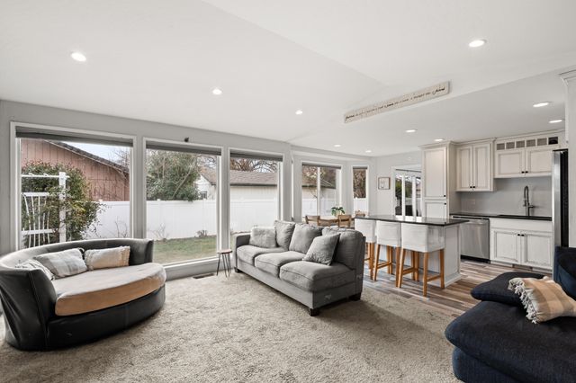 640 Malabar Street, Central Point, OR 97502