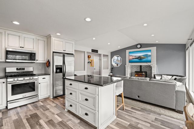 640 Malabar Street, Central Point, OR 97502