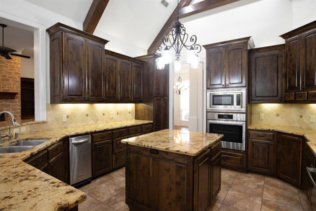 21882 Syrah Ln, Tyler, TX 75703