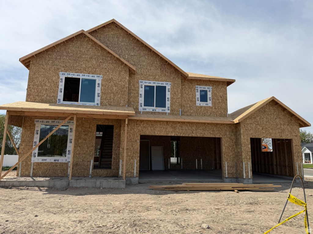 Image 2 of property listing at 912 E ELLENS ST #1, American Fork, UT 84003