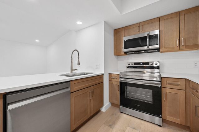 1905 Cedar Ridge DR A, Austin, TX 78741
