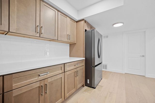 1905 Cedar Ridge DR A, Austin, TX 78741
