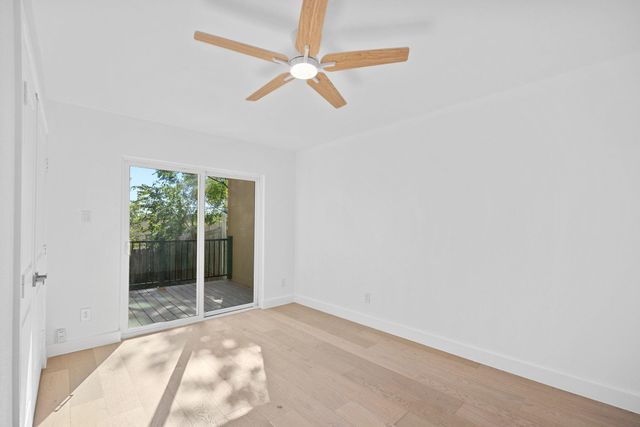 1905 Cedar Ridge DR A, Austin, TX 78741