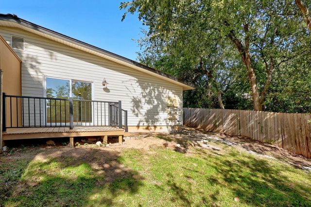 1905 Cedar Ridge DR A, Austin, TX 78741