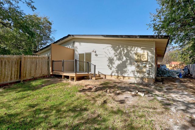 1905 Cedar Ridge DR A, Austin, TX 78741