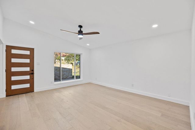 1905 Cedar Ridge DR A, Austin, TX 78741