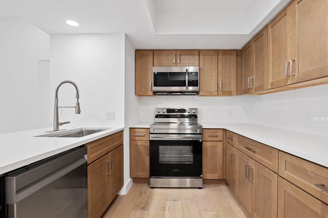 1905 Cedar Ridge DR A, Austin, TX 78741