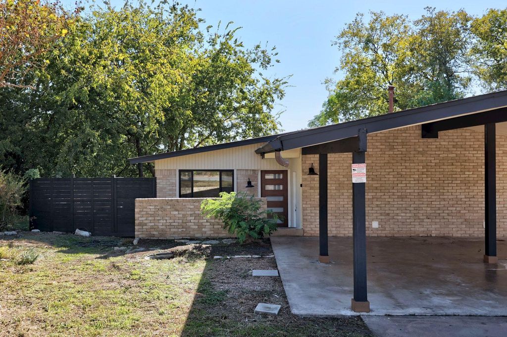 1905 Cedar Ridge DR A, Austin, TX 78741