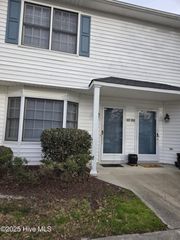 3809 Sterling Pointe Drive U7, Winterville, NC 28590