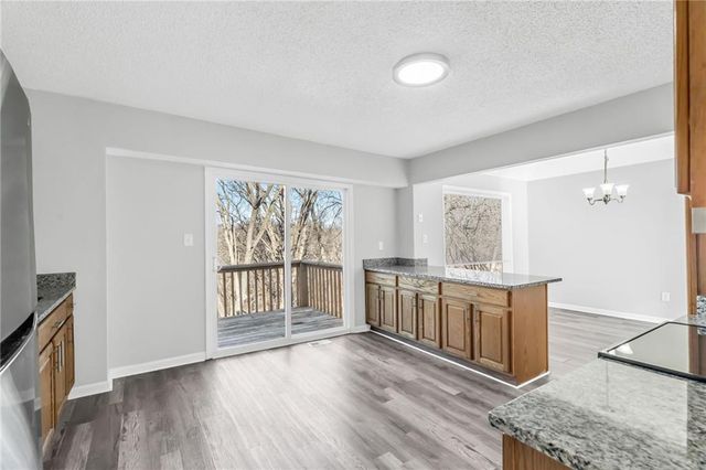 6716 NW Lawson Lane, Parkville, MO 64152