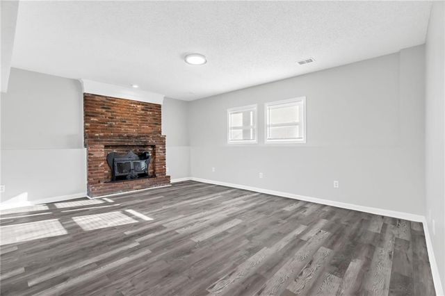 6716 NW Lawson Lane, Parkville, MO 64152