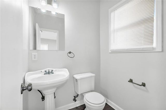 6716 NW Lawson Lane, Parkville, MO 64152