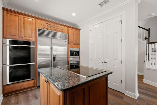 24 MANGROVE POINT, St Petersburg, FL 33705