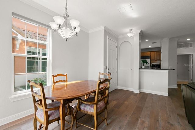 24 MANGROVE POINT, St Petersburg, FL 33705