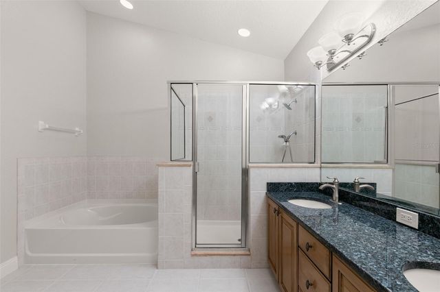 24 MANGROVE POINT, St Petersburg, FL 33705