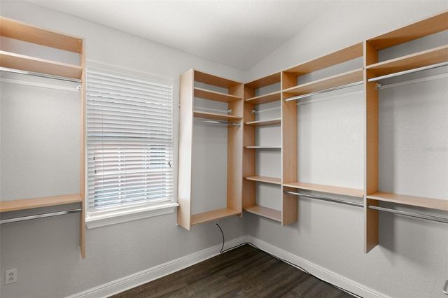 24 MANGROVE POINT, St Petersburg, FL 33705