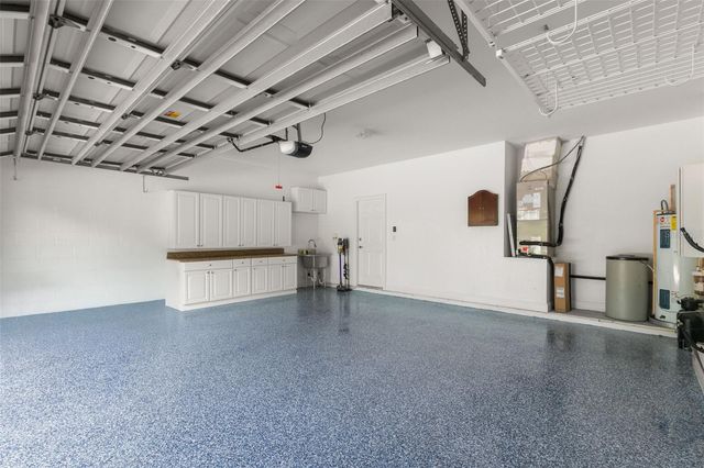 24 MANGROVE POINT, St Petersburg, FL 33705