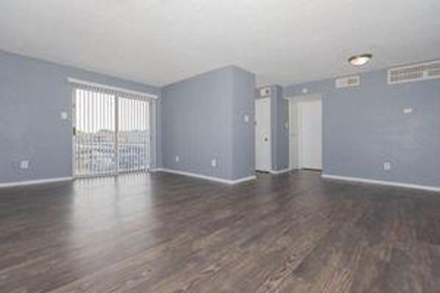 801 S Allen Genoa RD 25, South Houston, TX 77587