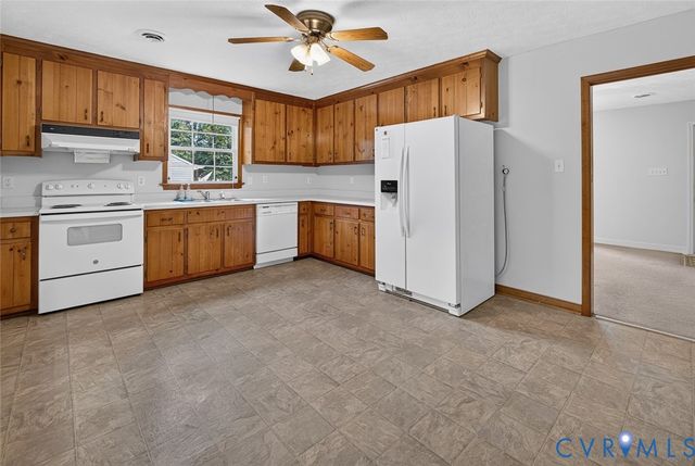 8395 Dell Ray Dr, Mechanicsville, VA 23116
