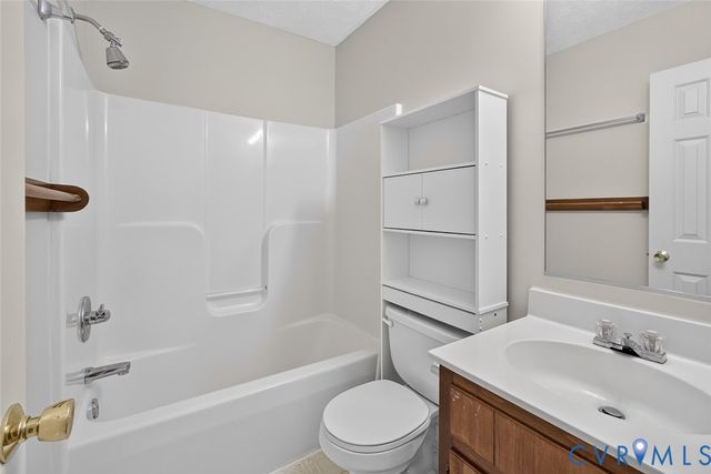 8395 Dell Ray Dr, Mechanicsville, VA 23116
