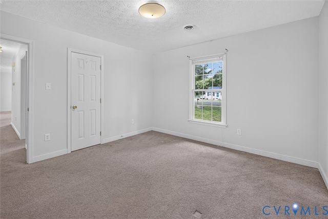 8395 Dell Ray Dr, Mechanicsville, VA 23116