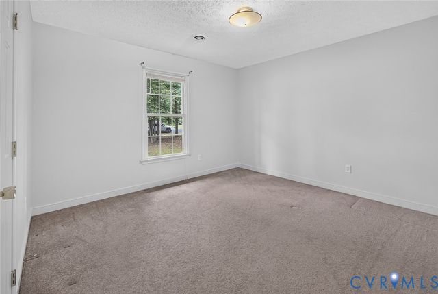 8395 Dell Ray Dr, Mechanicsville, VA 23116