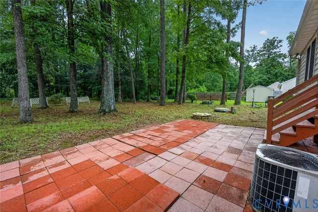 8395 Dell Ray Dr, Mechanicsville, VA 23116