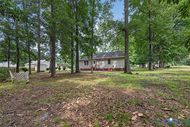 8395 Dell Ray Dr, Mechanicsville, VA 23116
