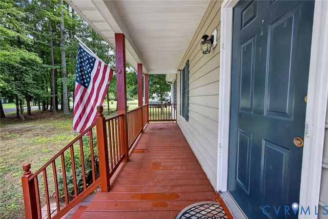 8395 Dell Ray Dr, Mechanicsville, VA 23116