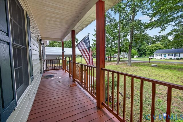 8395 Dell Ray Dr, Mechanicsville, VA 23116