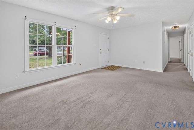 8395 Dell Ray Dr, Mechanicsville, VA 23116
