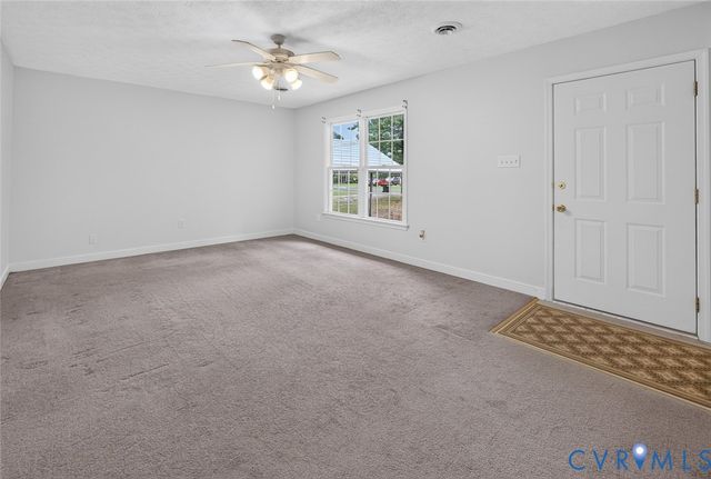 8395 Dell Ray Dr, Mechanicsville, VA 23116