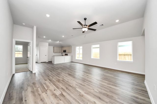 18720 Loom Drive, Conroe, TX 77306