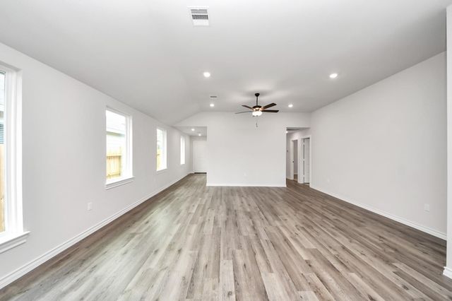18720 Loom Drive, Conroe, TX 77306