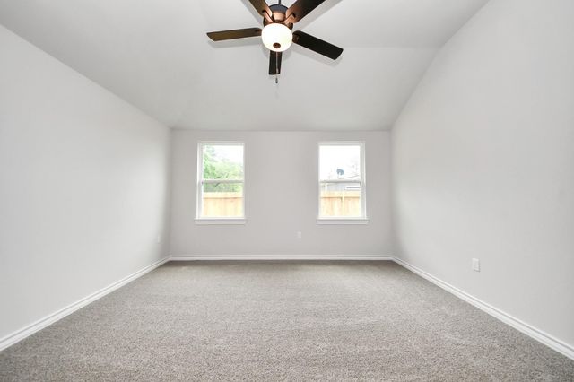 18720 Loom Drive, Conroe, TX 77306