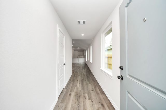 18720 Loom Drive, Conroe, TX 77306