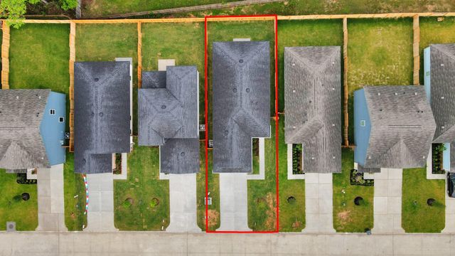 18720 Loom Drive, Conroe, TX 77306