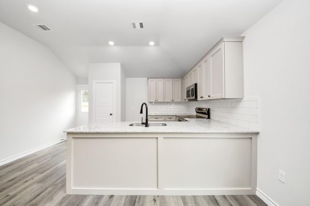 18720 Loom Drive, Conroe, TX 77306